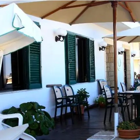 מלון Alba Living Boutique 3*